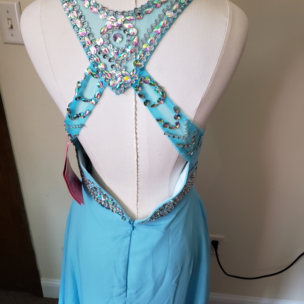 Dress - Picture 2 of 3